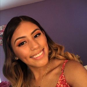 Meet your Posher, Briana